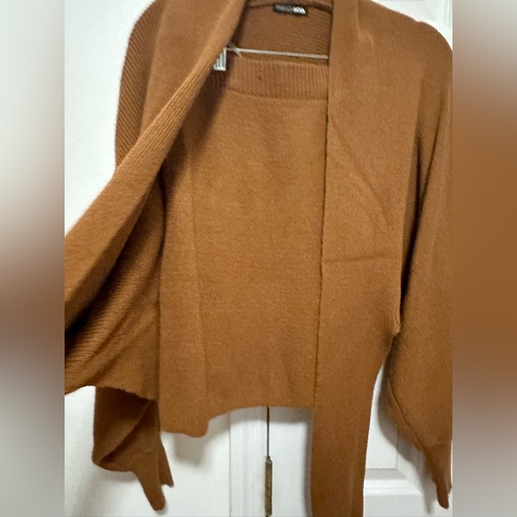 Fashion Nova 2 Piece Sweater Set - Picture 2 of 3